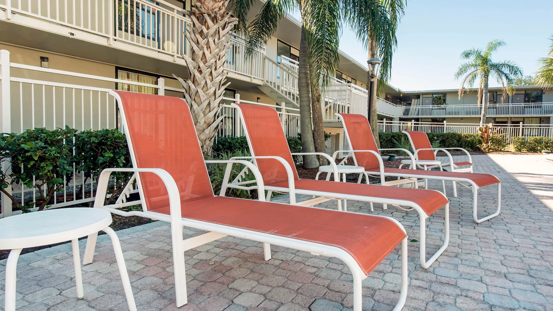 Econo Lodge Orlando Airport Hotel